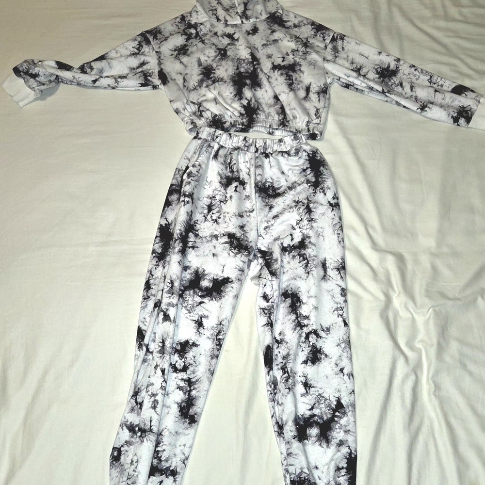 SHEIN Black & White Tie-Dye Jogger Set